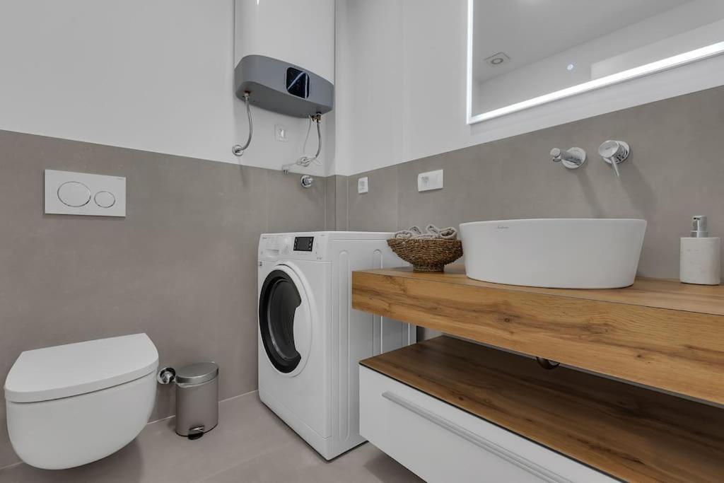 Apartman Delux With Private Pool - Makarska Exklusiv Tučepi المظهر الخارجي الصورة
