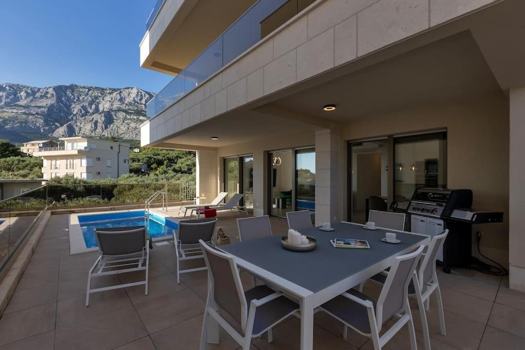 Apartman Delux With Private Pool - Makarska Exklusiv Tučepi المظهر الخارجي الصورة