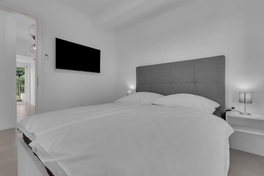 Apartman Delux With Private Pool - Makarska Exklusiv Tučepi المظهر الخارجي الصورة