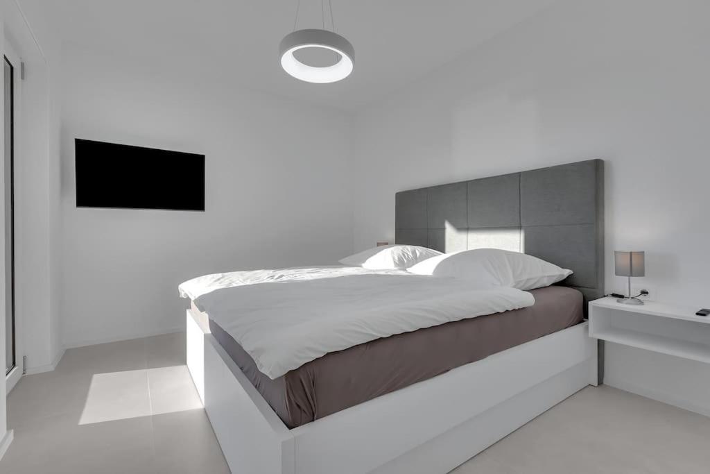 Apartman Delux With Private Pool - Makarska Exklusiv Tučepi المظهر الخارجي الصورة