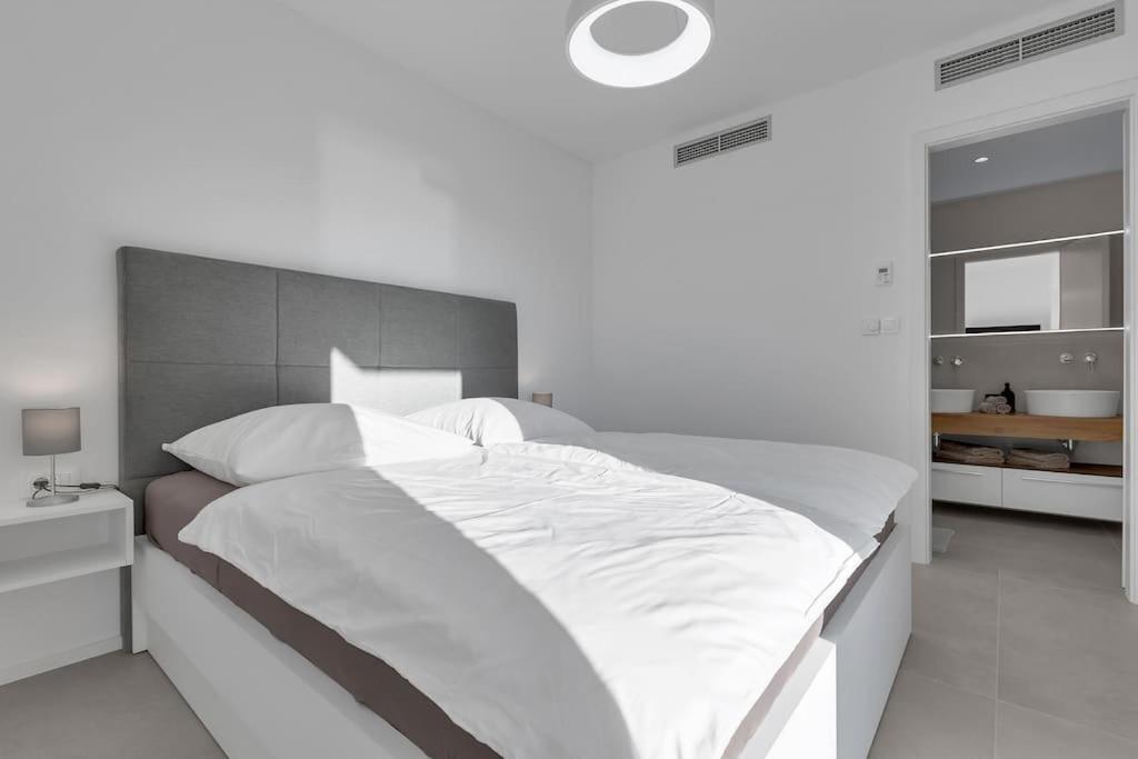 Apartman Delux With Private Pool - Makarska Exklusiv Tučepi المظهر الخارجي الصورة